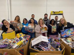 Image of group of volunteers for Arizona Helping Hands