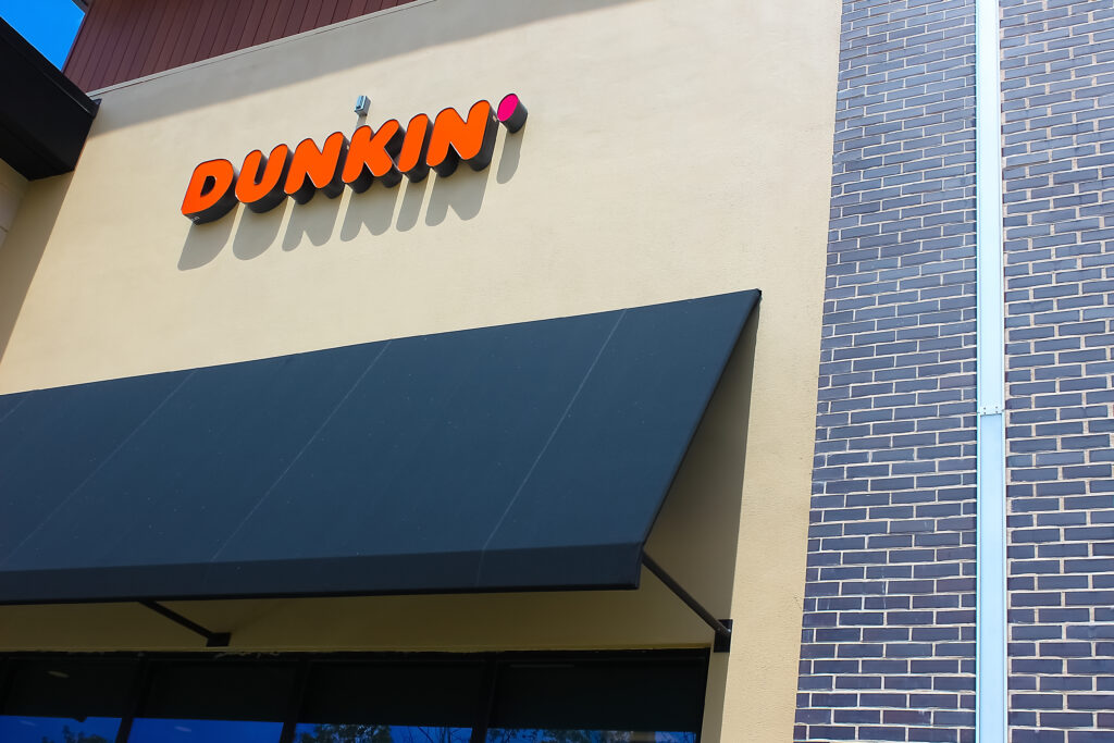image of dunkin storefront for dunkin class action lawsuit blog post