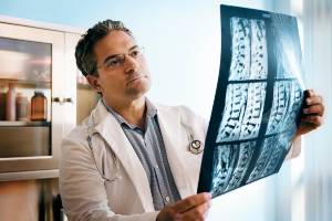 studying mri images of spinal cords