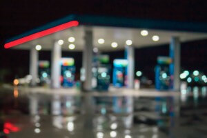 img-gas-station-car crashed into pump